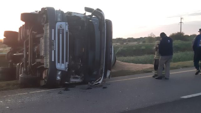 El tránsito es asistido por Gendarmería y Policia en el kilómetro 4 de la Autovía 14