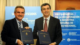 Randazzo y Rossi acordaron la construcción de 1.050 vagones de carga