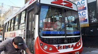 Ante el paro de colectivos que afecta a Paraná, la Provincia afirma que se transfirió la totalidad de los subsidios a las empresas prestatarias