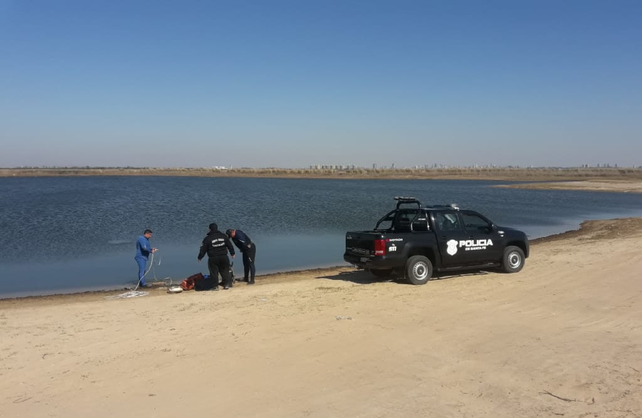 Rescataron dos cadáveres y buscan un tercero en la Laguna Setúbal en Colastiné Norte