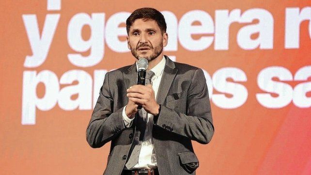 El gobernador Maximiliano Pullaro