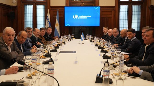 La UIA recibió al gobierno de Maximiliano Pullaro.