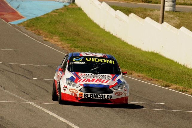 Referente. El piloto de Las Parejas Leandro Carducci sigue en el Alquat Motorsport.