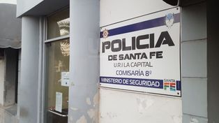 Seis policías fueron aprehendidos por la muerte violenta de un detenido en un calabozo de la Comisaría 8ª de Santa Fe