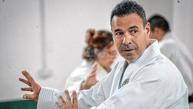 Los maestros de Paraná junto a Nicolás Moyano.
