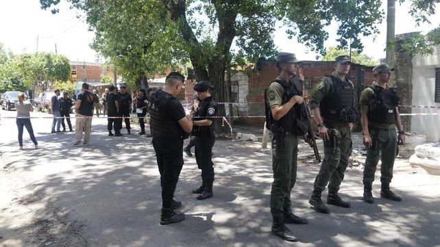 Personal policial y de Gendarmería concurrieron a una vivienda de Empalme Graneros donde fue asesinada una mujer de alrededor de 70 años.