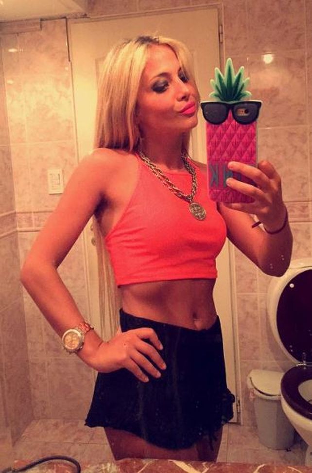 ¡Con la nena no! Tagliafico bajó a su novia en un sensual picadito playero