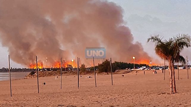 Debido a los incendios de las islas en Santa Fe