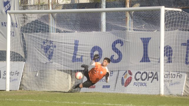 El primer penal atajado por Alejo Villanueva.
