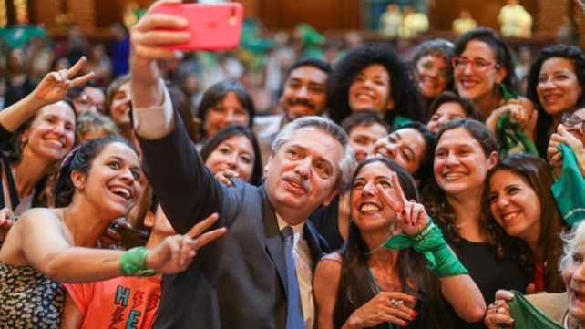 Alberto Fernández anunció que enviará un proyecto de ley al Congreso para despenalizar el aborto