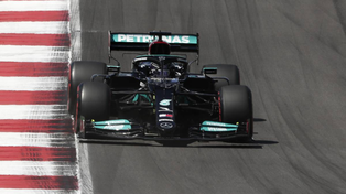 Hamilton logró en Portugal su segunda victoria del año