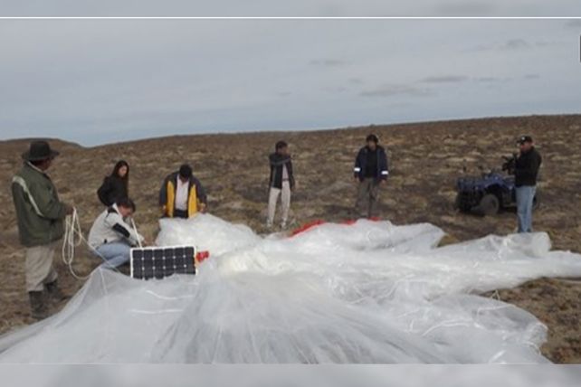 Sorpresa en Santa Cruz por la caída de un globo aerostático de la NASA