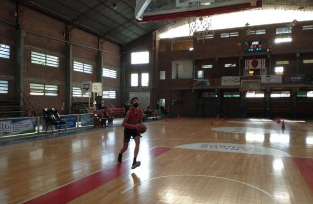 Rivadavia y CUST abrieron el Torneo Mixto de Básquet organizado por la ASB.