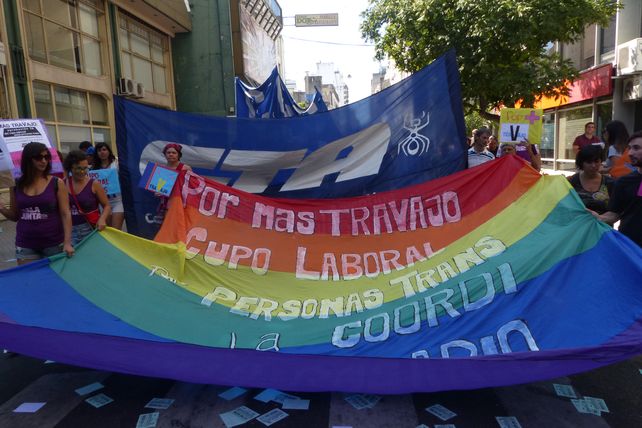 El cupo trans es una de las demandas históricas de la comunidad travestis trans en los diferentes niveles del Estado.&nbsp;