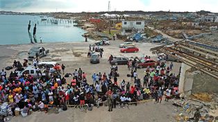 Bahamas: lonas para reemplazar techos volados