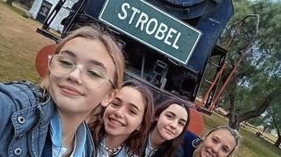 Ferrocarril. Decidimos ir hasta Diamante porque cuando estábamos leyendo sobre el tema descubrimos que en Strobel funcionaban los talleres también, explicó la docente.