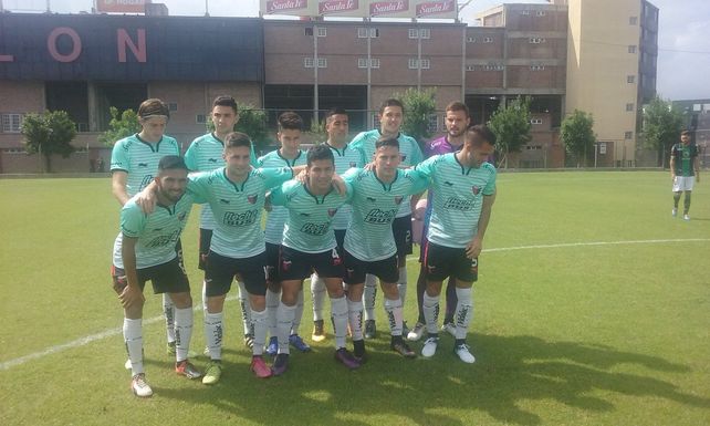 La Reserva sumó su primer punto como local