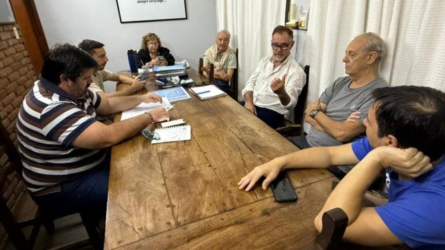 La reunión de la comisión directiva de Echagüe.