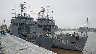 Buques de guerra en Paraná y el enojo de Corrientes con Prefectura de Paraguay
