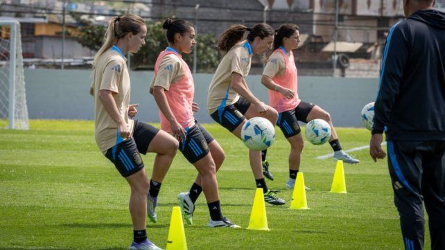 La crespense Agostina Holzheier (a la izquierda) es una de las integrantes del plantel de la Selección Argentina.