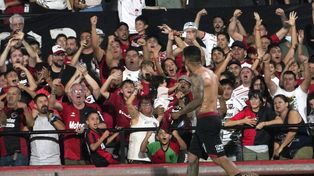 Grito paraguayo. Jorge Recalde celebra el gol de la victoria por 1 a 0 ante el por entonces líder San Lorenzo este año.