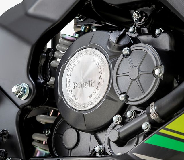 El motor de la Benelli 180S es muy noble y potente.