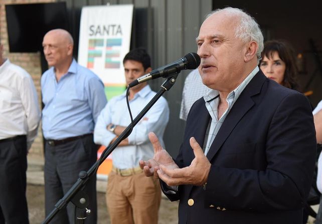 Plan Abre: Lifschitz inauguró un nuevo gimnasio en el Club Universitario de Santa Fe