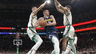 Denver le puso punto final al invicto que tenían los Celtics en el TD Garden.