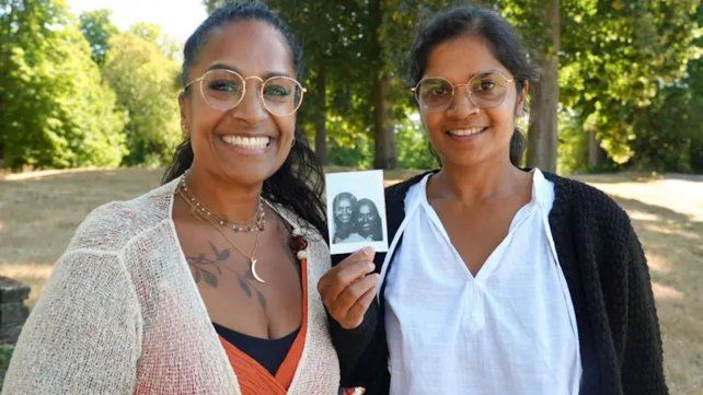 Nacieron en India, las adoptaron dos familias en Países Bajos y ahora descubrieron que son hermanas