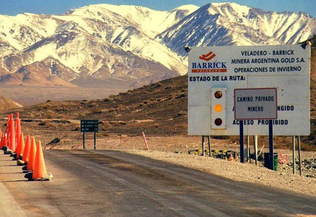 Figurita repetida. Como hace un año