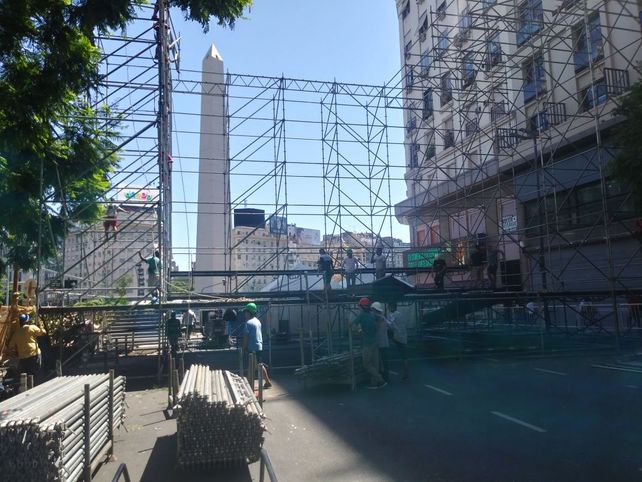 Así se preparaba el Obelisco para recibir a los Palmeras y a la Filarmónica de Santa Fe