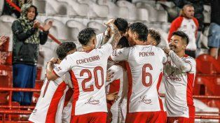 Huracán goleó ante su gente.