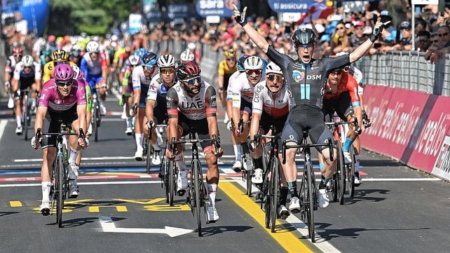 Gran actuación de Richeze en la 11ª etapa del Giro de Italia