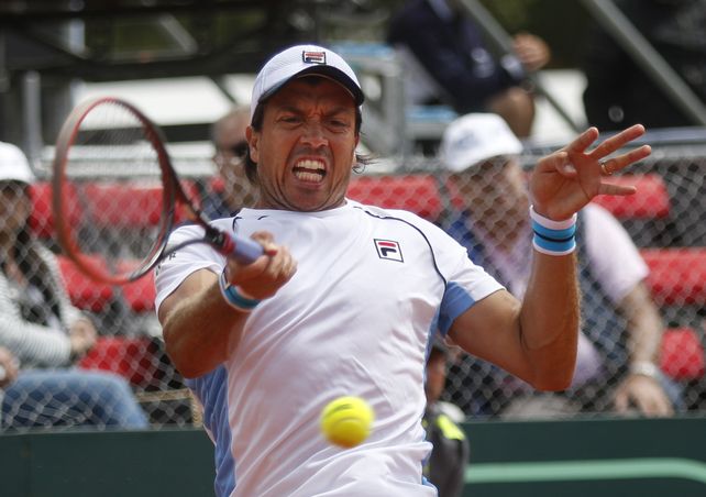 El partido entre Charly Berlocq y el italiano Lorenzi se interrumpió por la lluvia