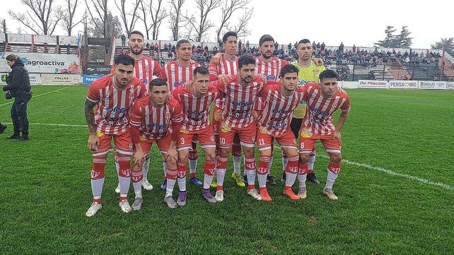 El 11 inicial de Atlético Paraná que visita a Douglas Haig.&nbsp;