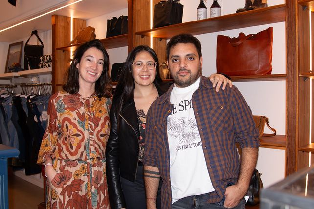 Pía Callegari, Gabriela Bulazio y Facundo Ferreiro