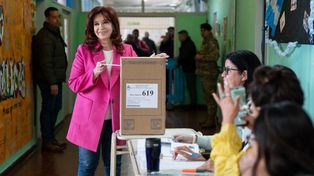 Cristina Fernández emitió su voto en Río Gallegos.