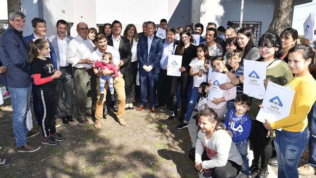Hay 40 pequeñas empresas locales trabajando en el plan de viviendas provincial