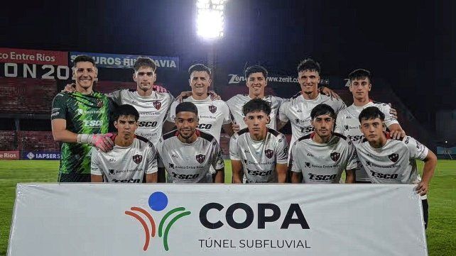 Patronato aplastó a Unión de Santa Fe en la ida de la final de la Copa Túnel Subfluvial.