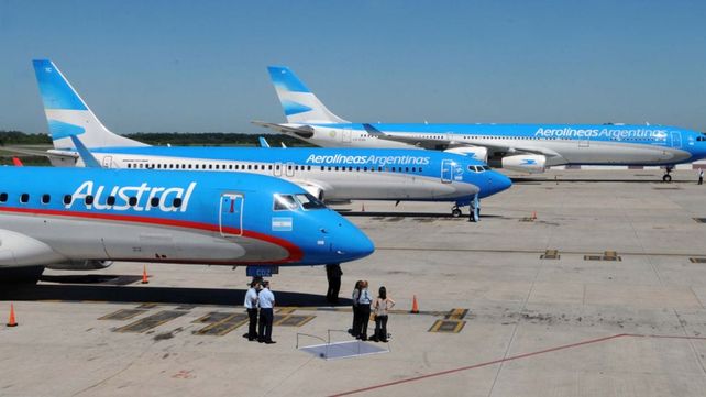 La Asociación de Pilotos de Líneas Aéreas inició hoy a las 20 un paro de actividades en Aerolíneas y Austral.&nbsp;