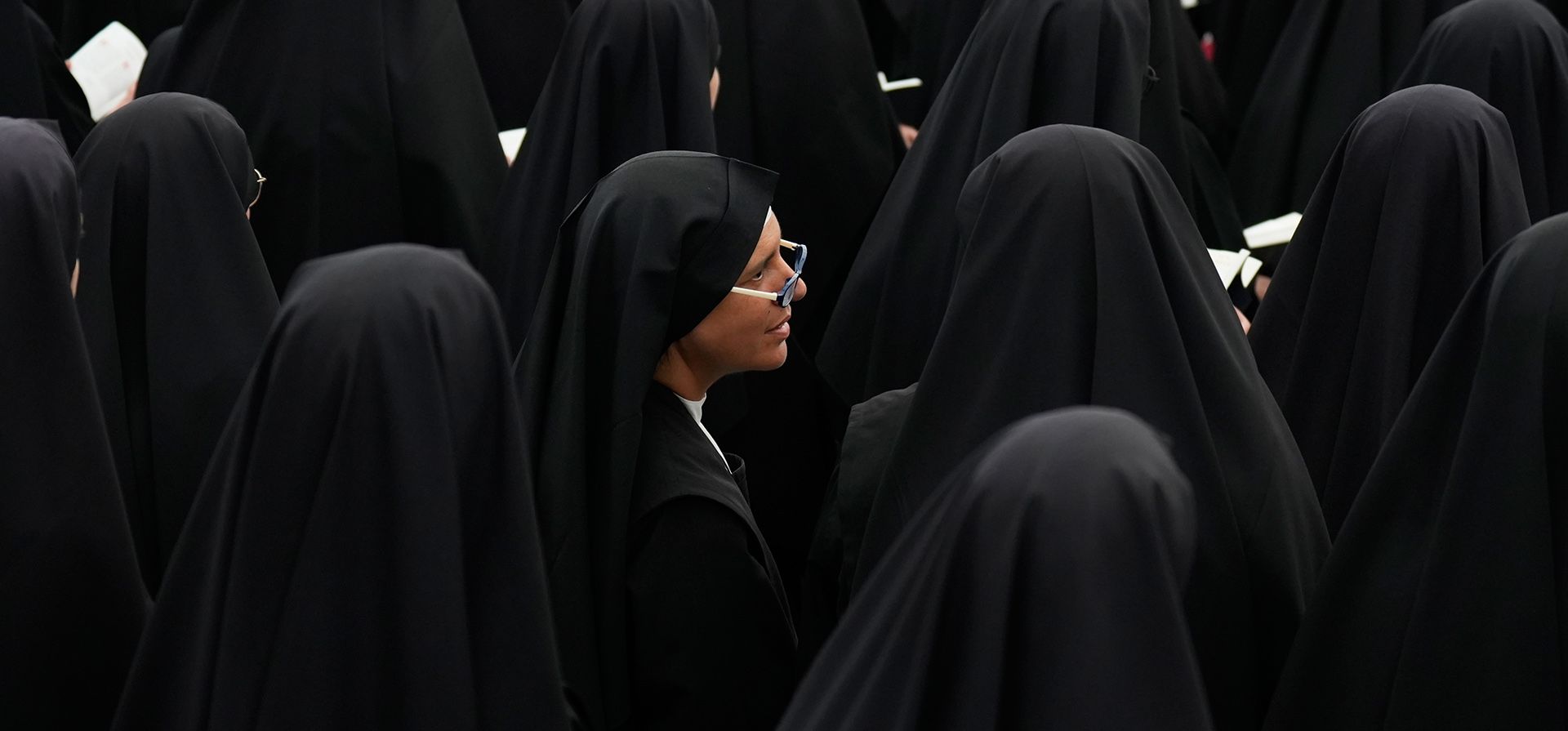 Monjas asisten a una ceremonia de consagración de cuatro nuevos obispos en una carpa instalada a las afueras del seminario de la Sociedad de San Pío X, en Écone, Suiza, el miércoles 1 de julio de 2026. (Foto AP/Baz Ratner) Monjas asisten a una ceremonia de consagración de cuatro nuevos obispos en una carpa instalada a las afueras del seminario de la Sociedad de San Pío X, en Écone, Suiza, el miércoles 1 de julio de 2026. (Foto AP/Baz Ratner)