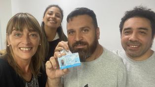 El centro comenzó a funcionar y está en un corto primer período de prueba de emisión del carné de vehículos.