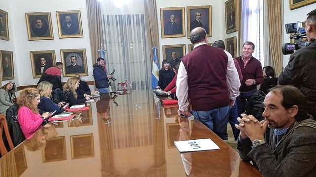 Paritarias: en detalle la propuesta a gremios docentes y estatales