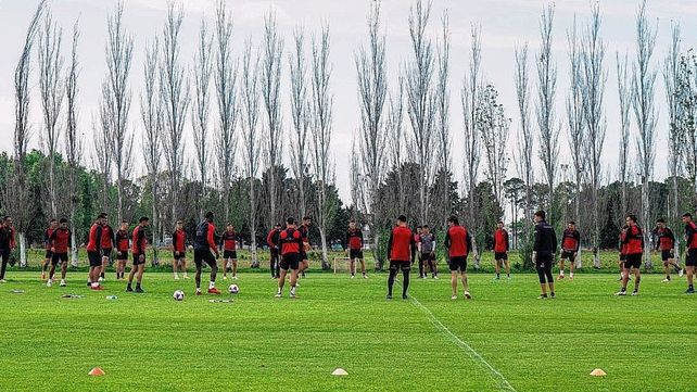El cuerpo técnico de Colón ya prepara la pretemporada