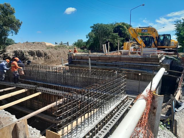 Realizan obras para optimizar el escurrimiento de aguas y evitar inundaciones del canal Savoca de Arroyo Seco