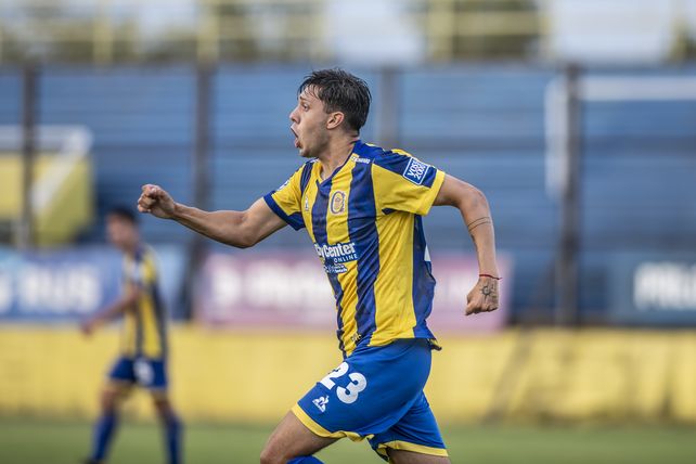 Igancio Moreno marcó ante Lanús sus primeros dos goles con la camiseta de Central.
