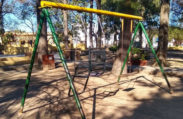 Se instaló el primer juego inclusivo en una plaza en Rincón