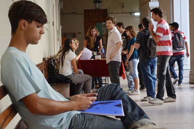 En un año, la canasta universitaria aumentó en un 45,5%