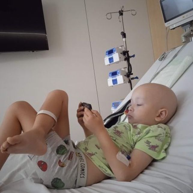 Todos x Lara y x Nico: dos chiquitos santafesinos pelean contra el cáncer en Barcelona