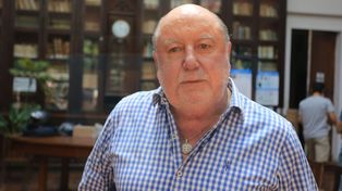Evoluciona bien del trance de ayer de falta de circulación en una de sus piernas, aseguró allegado a Jorge Busti, quien permanece en terapia intensiva